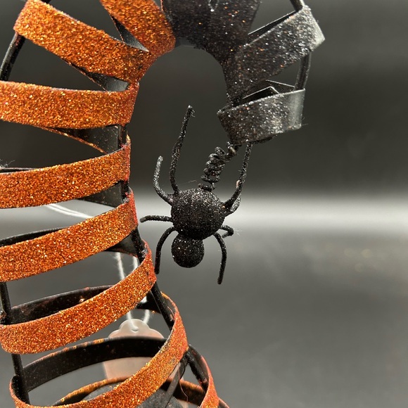 Spiral Halloween Candle Holder - Black and orange - Picture 2 of 3